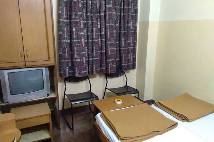 Room 3 of 9
