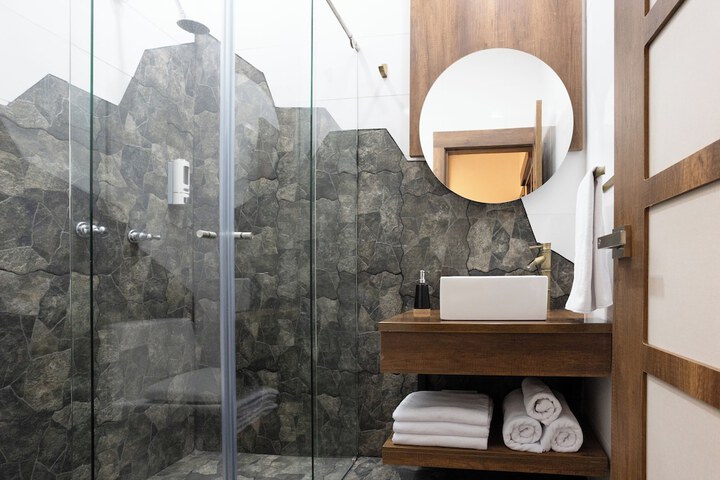 Room 32 of 51