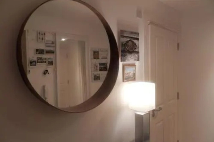 Room 9 of 15