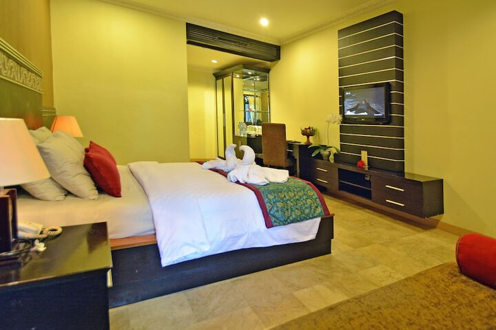 Room 12 of 151