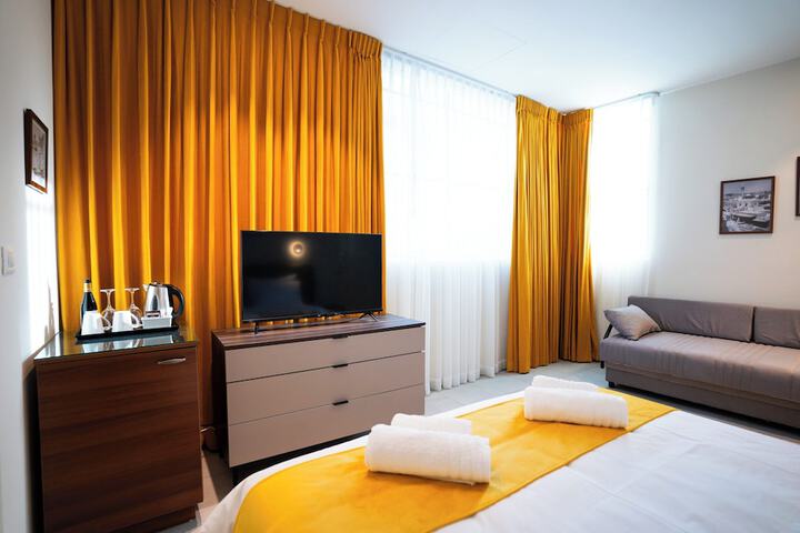 Room 30 of 74