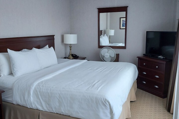 Room 3 of 53