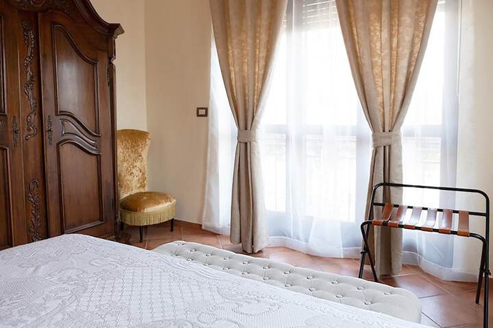 Room 5 of 40