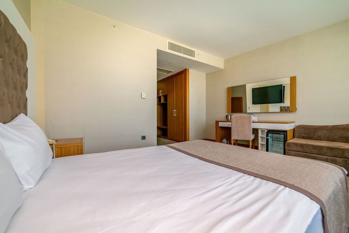 Room 10 of 46