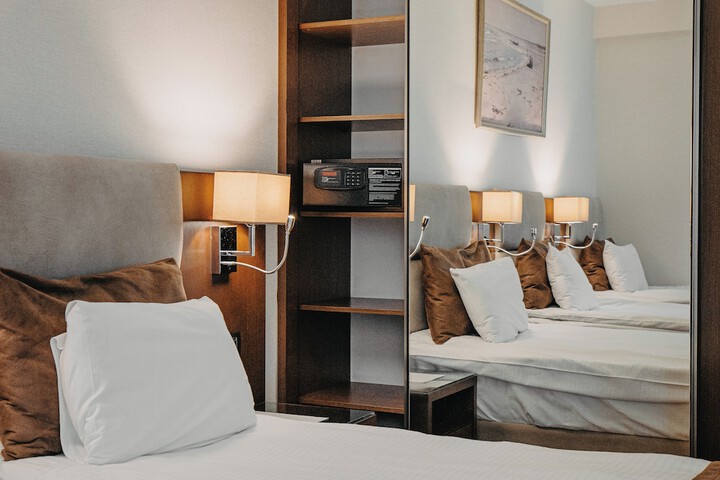 Room 92 of 342