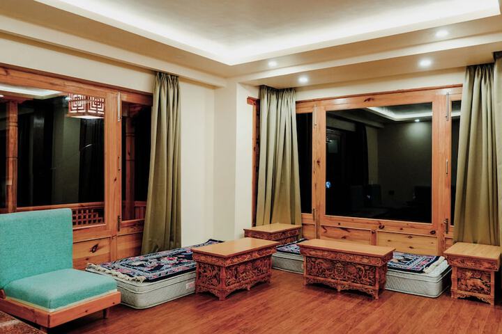 Room 25 of 40