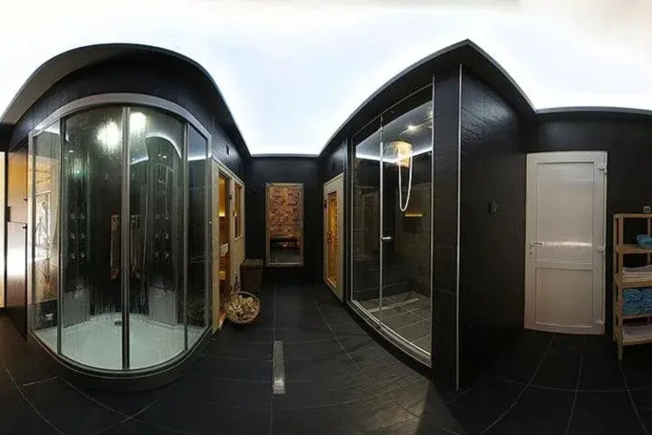 Room 11 of 28