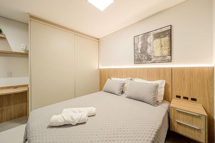Room 2 of 10