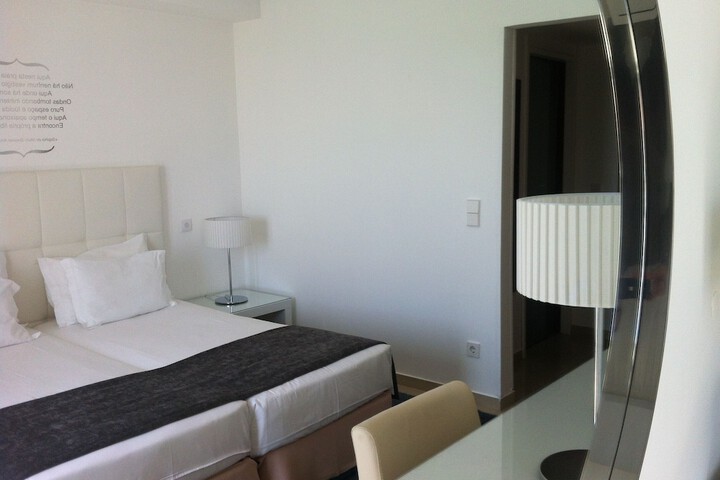 Room 53 of 112