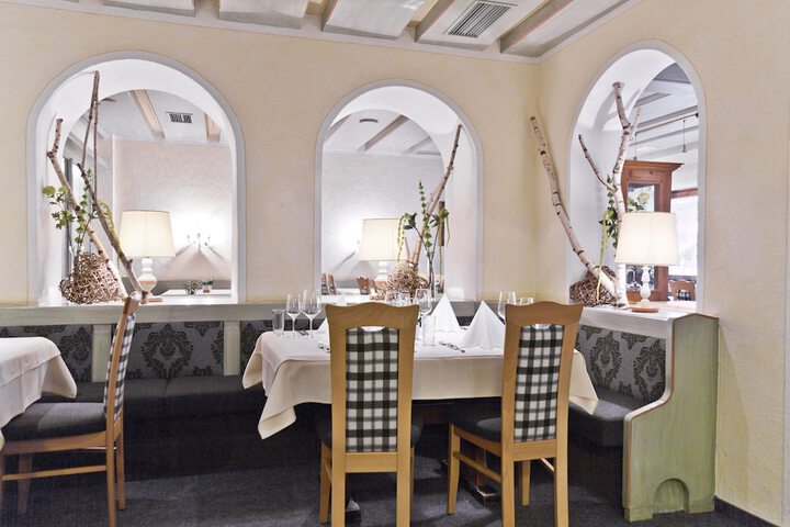 Dining 20 of 36