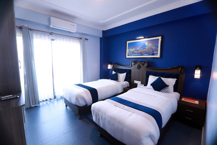 Room 5 of 40