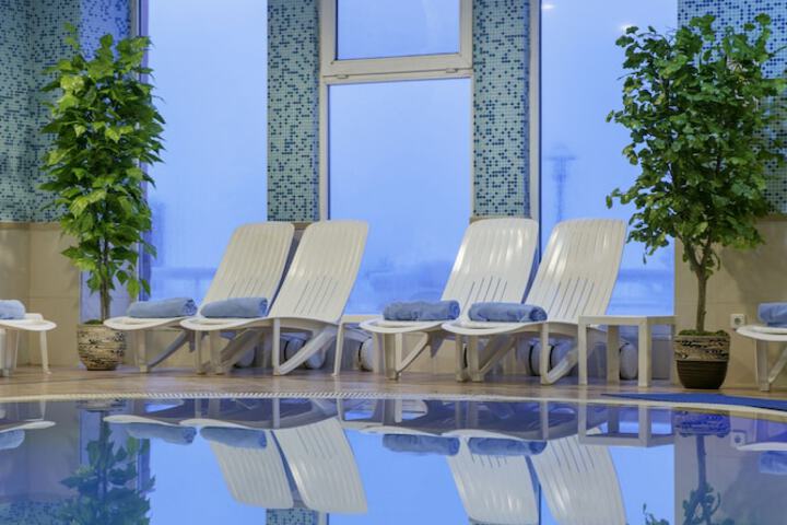 Pool Hotel