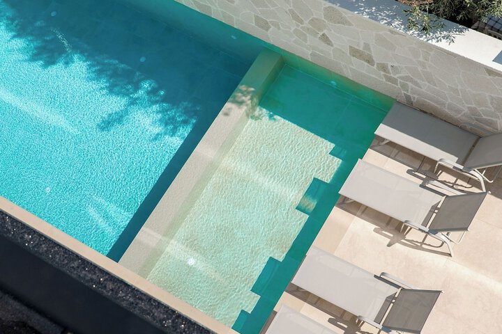 Pool 73 of 115