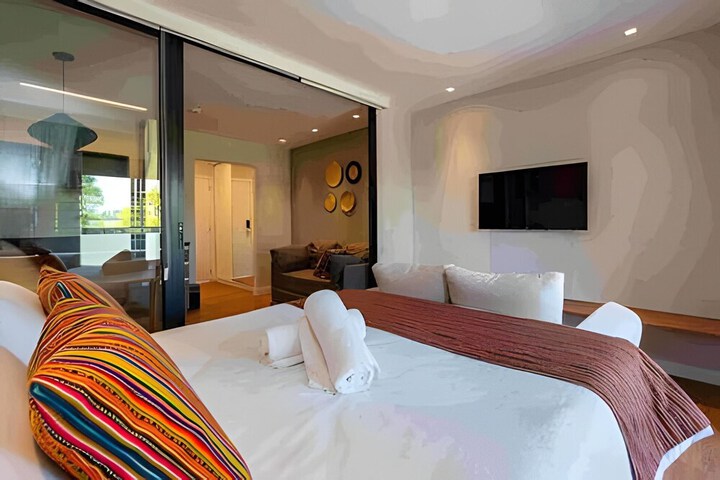 Room 6 of 26