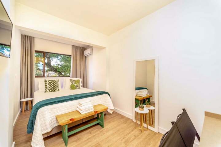 Room 14 of 65