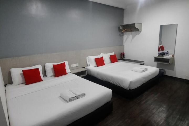 Room 16 of 28