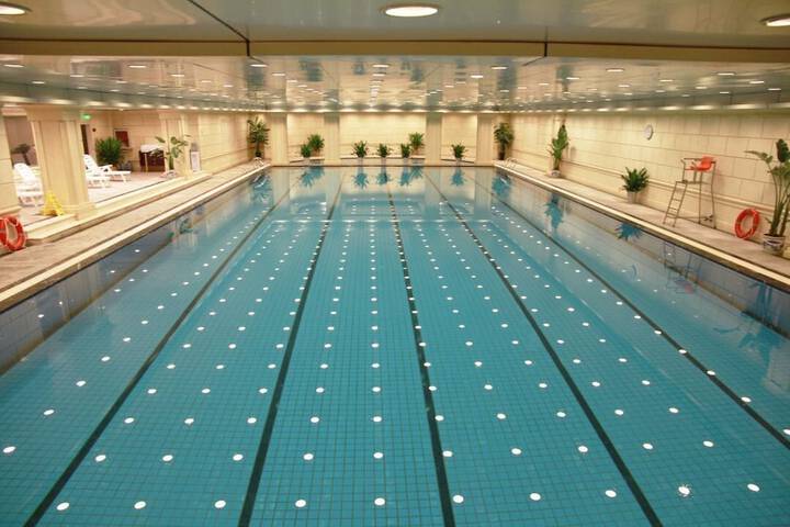 Pool 4 of 6