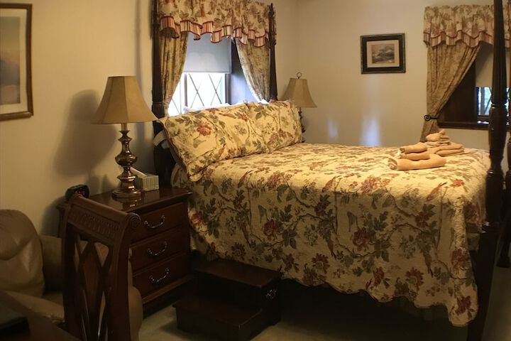 Room 5 of 68