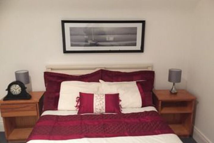 Room 9 of 11