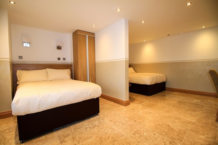 Room 50 of 90