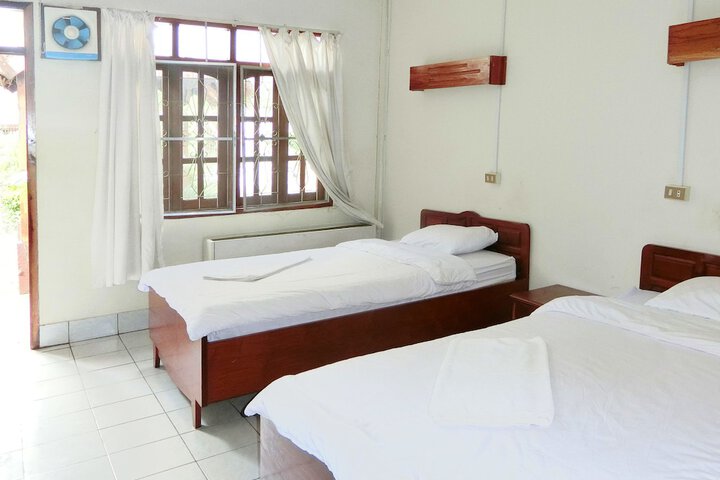 Room 10 of 34