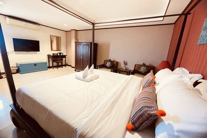 Room 10 of 37