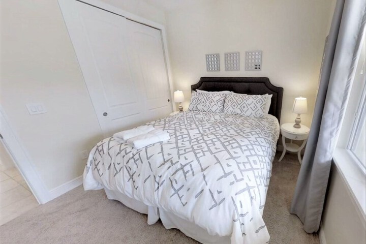 Room 9 of 52