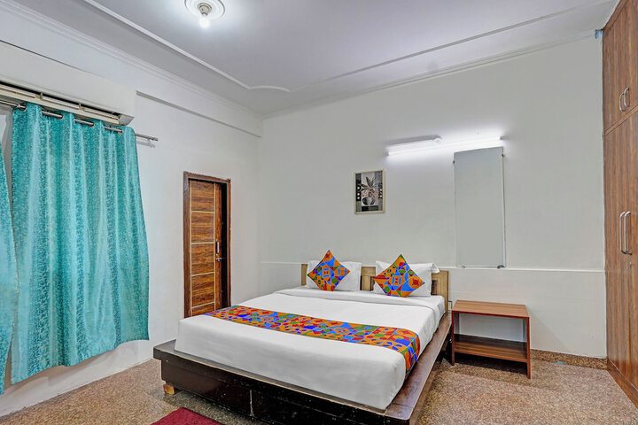 Room 18 of 26