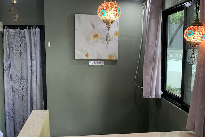 Room 4 of 72