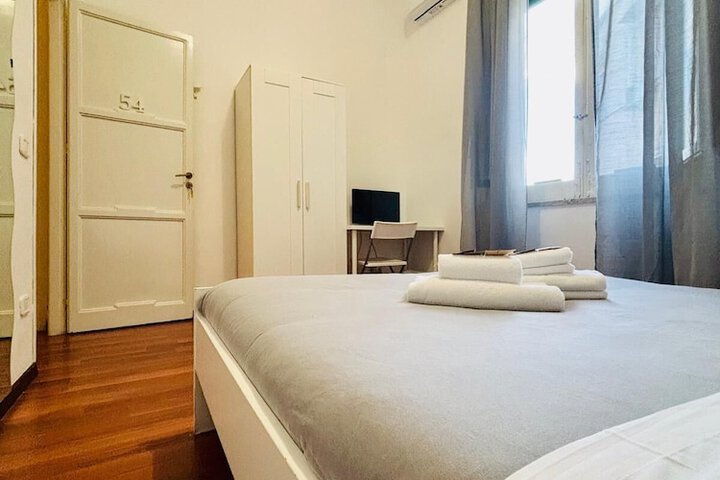 Room 8 of 25
