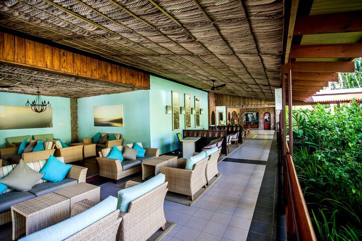 Entrance & Lobby