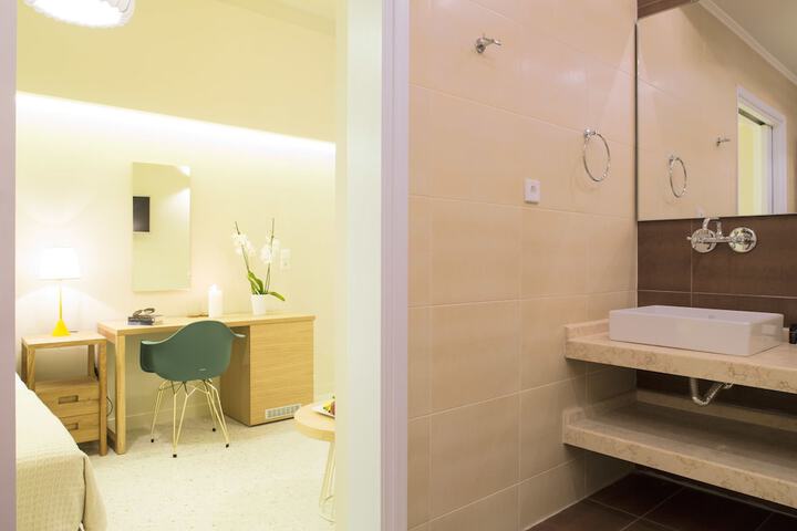 Room 14 of 39