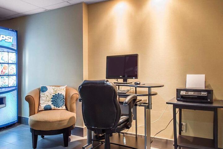 Business Center 35 of 39