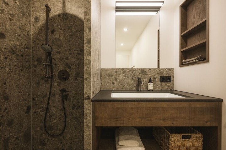 Room 44 of 67