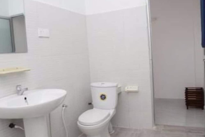 Room 4 of 7