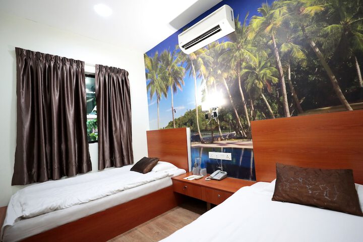 Room 6 of 47