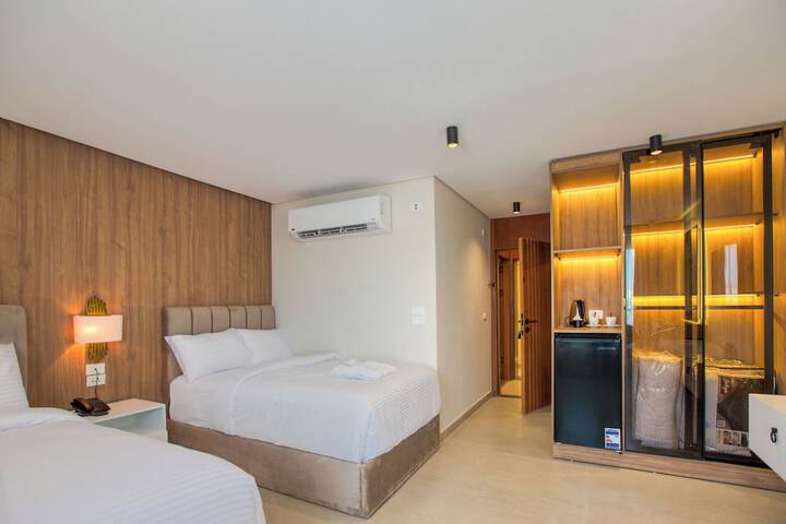 Room 31 of 65