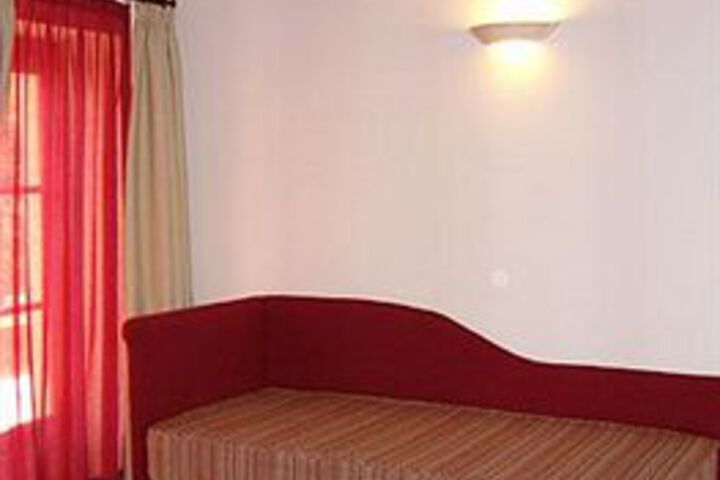 Room 53 of 70