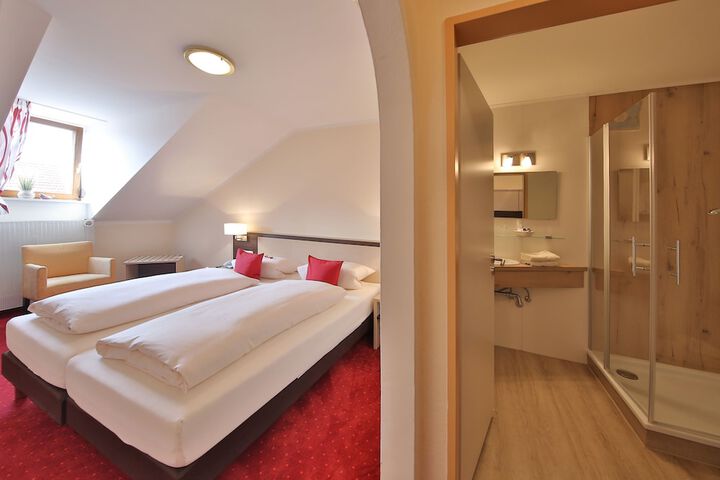 Room 7 of 31