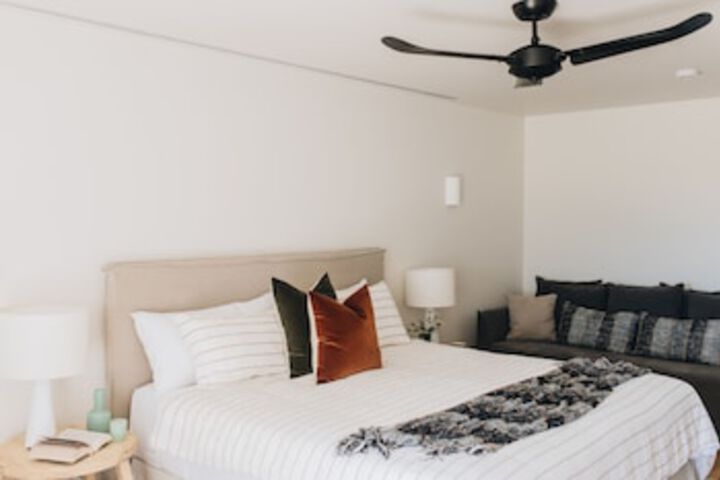 Room 34 of 120