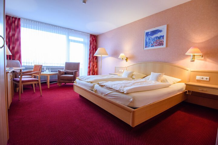 Room 2 of 44