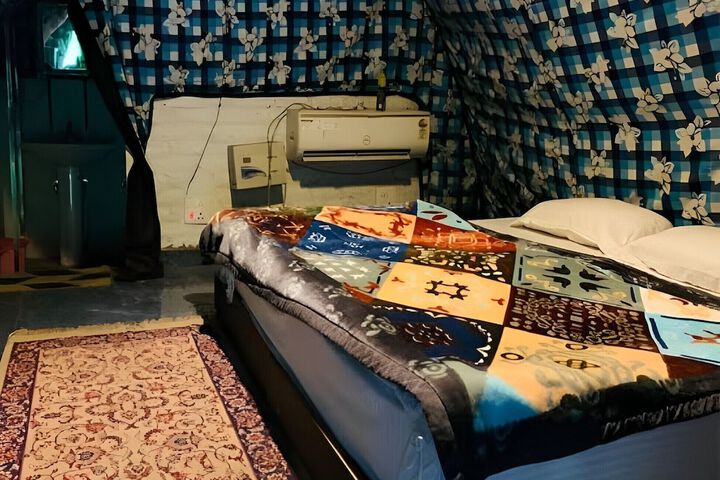 Room 4 of 38