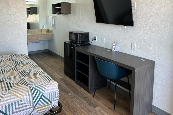 Room 11 of 50