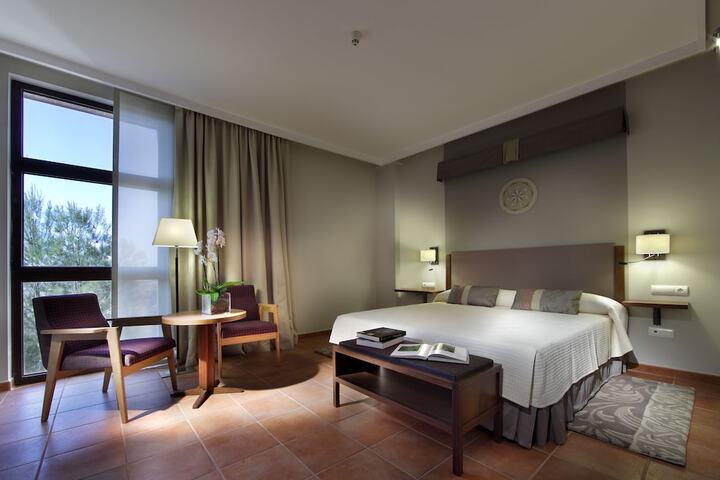 Room 8 of 97