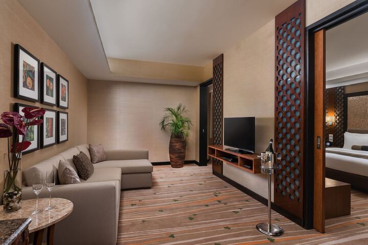 Room 37 of 128