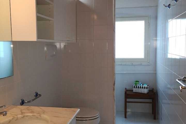 Room 26 of 73
