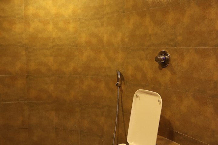 Room 15 of 17