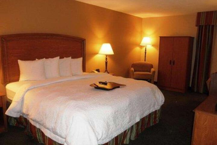1 King Bed (7 of 7)