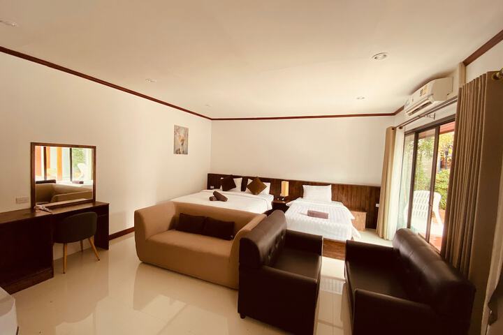 Room 37 of 80