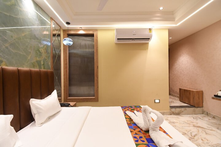 Room 7 of 20